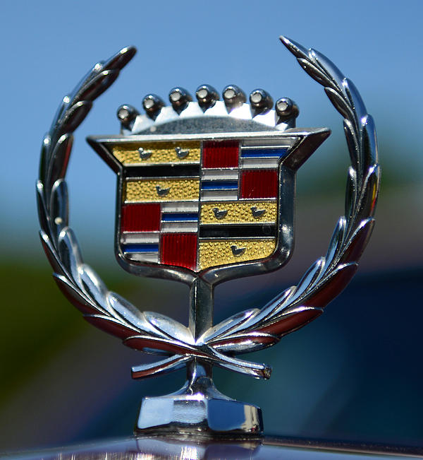 Cadillac Fleetwood Emblem