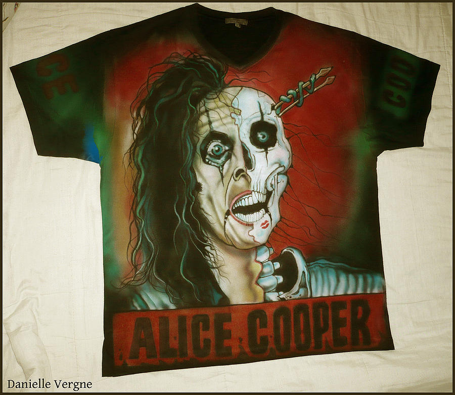 Alice Cooper airbrushed t-shirt by Danielle Vergne - alice-cooper-airbrushed-t-shirt-danielle-vergne