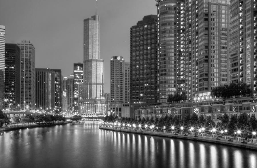 Chicago River In Black And White By Lindley Johnson