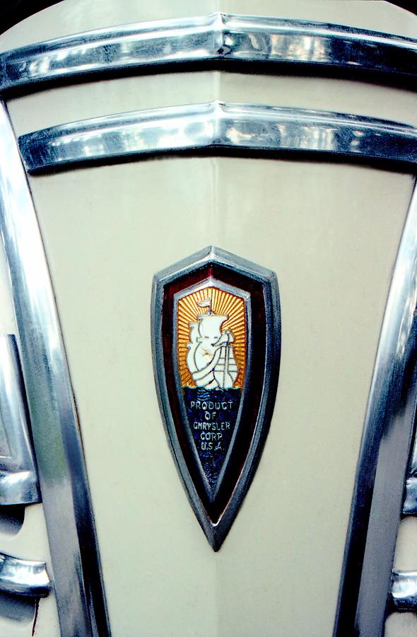 Chrysler emblem canada #4