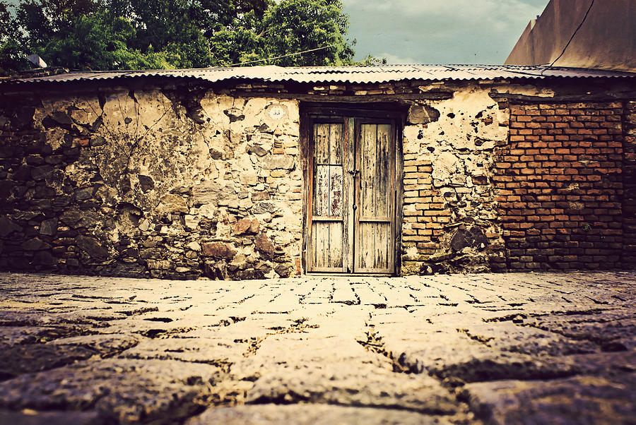 Colonial House In Colonia Del Sacramento by Nelieta Mishchenko
