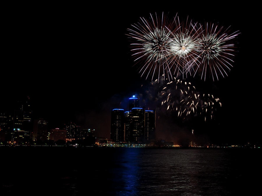 Fireworks Over Detroit River 8 Photograph by Paul Cannon