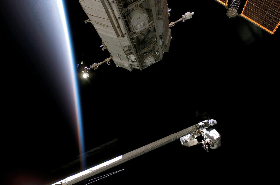 Iss Space Walk Photograph By Nasa Science Photo Library