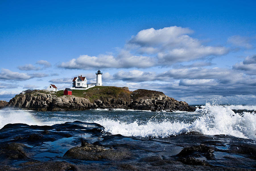  - lighthouse-in-maine-usa-2-derek-latta