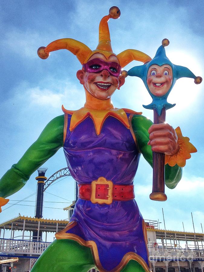 mardi gras statues on floats