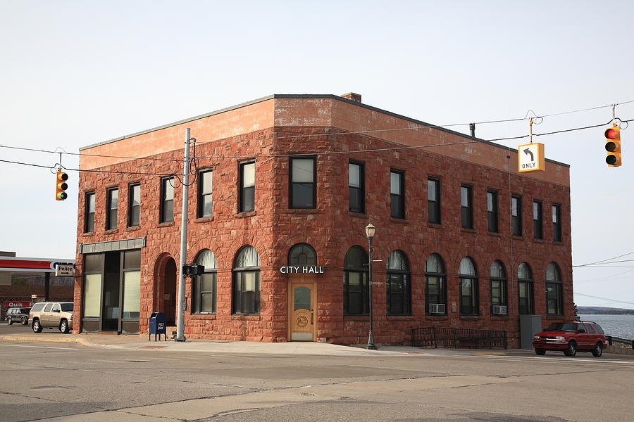 Munising Michigan City Hall By Frank Romeo