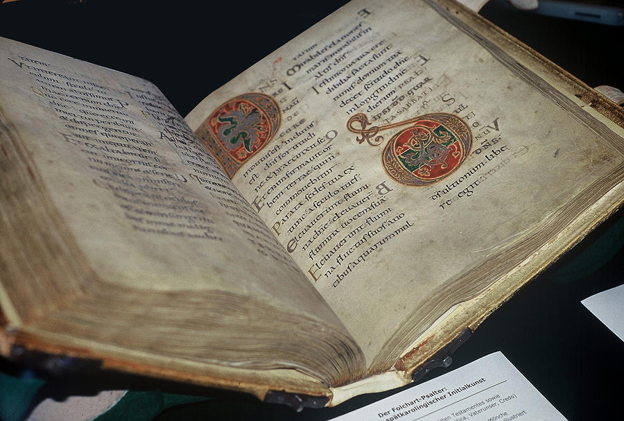 world-s-oldest-surviving-latin-bible-returns-to-britain-after-1300-years