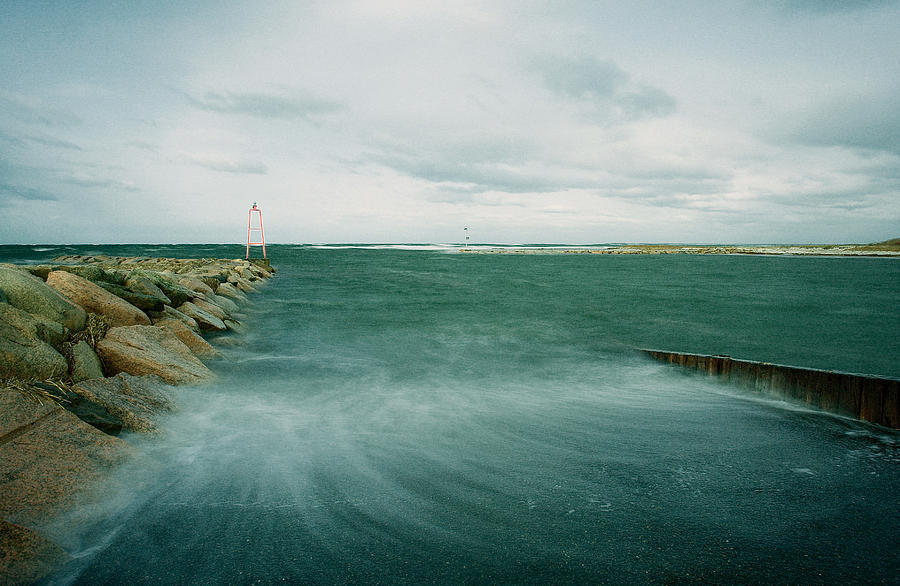 Rock Harbor Waves Photograph By David Decenzo Pixels