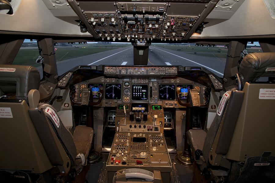 download boeing 747 airline commander