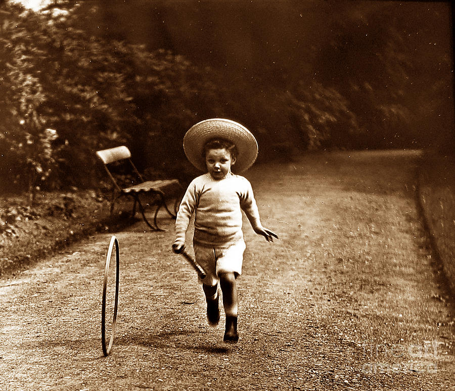 victorian-childhood-hoop-and-stick-england-the-keasbury-gordon-photograph-archive.jpg
