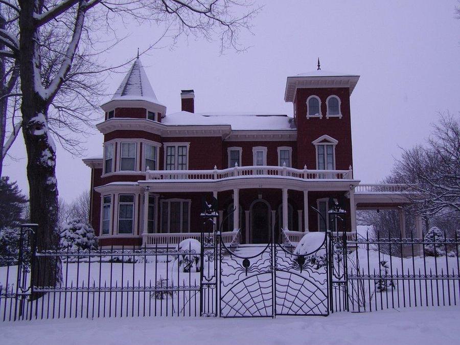 http://images.fineartamerica.com/images-medium-large-5/winter-afternoon-at-stephen-king-victorian-mansion-in-bangor-maine-charlayne-grenci.jpg