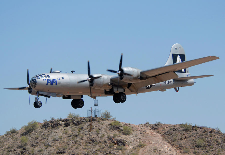 Boeing B-29 Superfortress N529b Fifi Landing Deer Valley Airport April ...