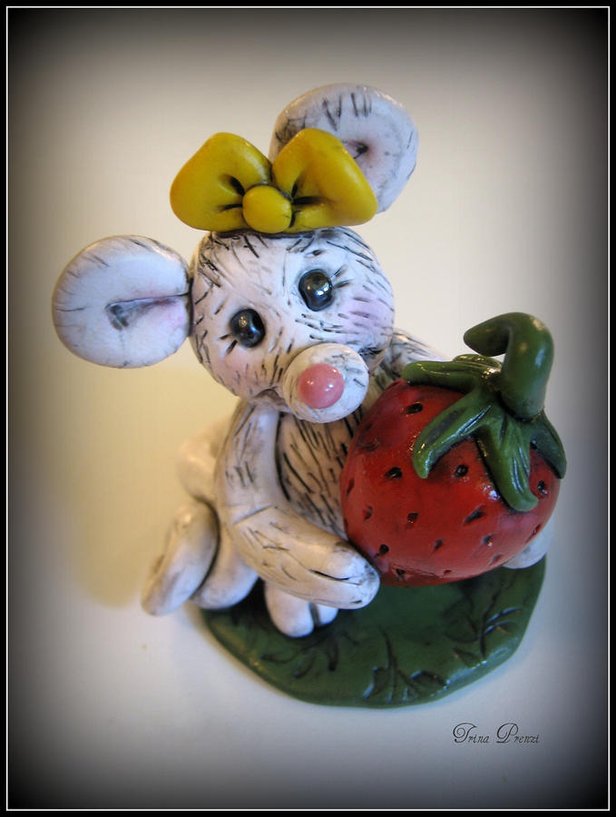 Mouse And Strawberry