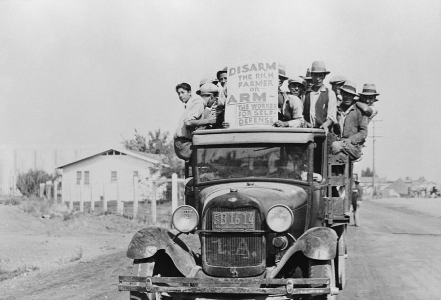 Mexican American Workers On Strike Photograph By Everett 