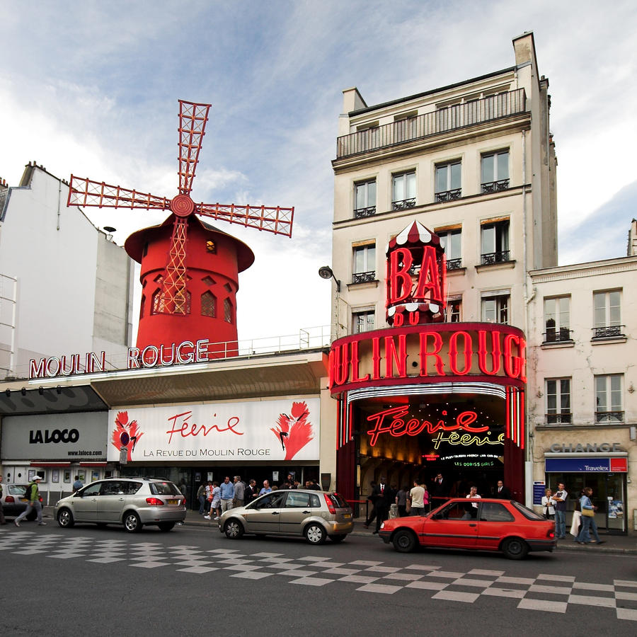 Moulin Rouge Montmartre Paris