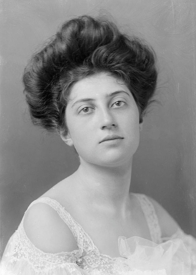 1900s Hairstyles For Women 1900s hairstyle photograph