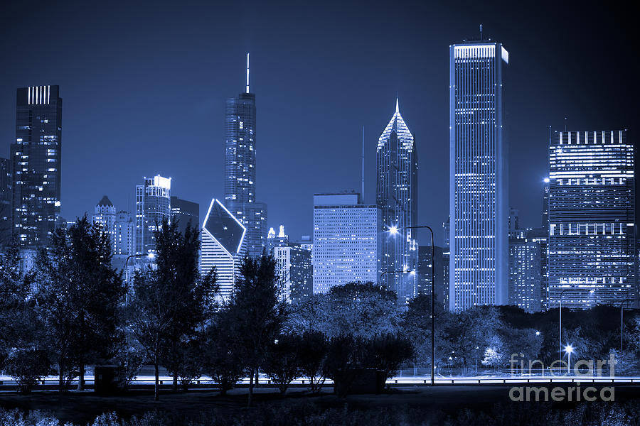 9-chicago-skyline-at-night-paul-velgos.j