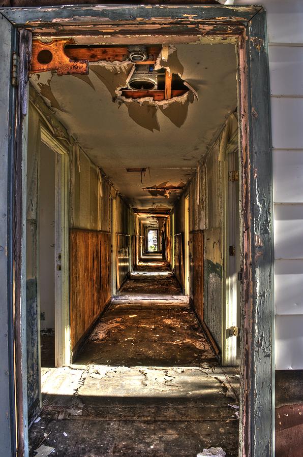 - abandoned-hallway-arturo-pena