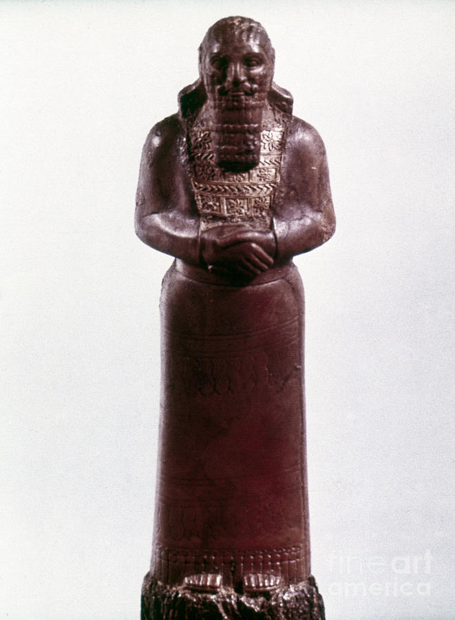 assyrian statue