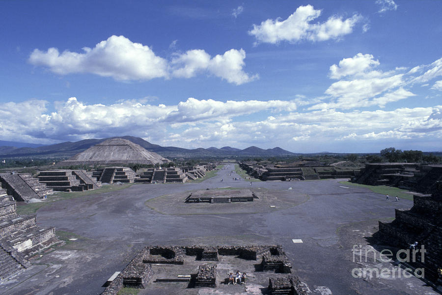 AVENUE OF THE DEAD Teotihuacan