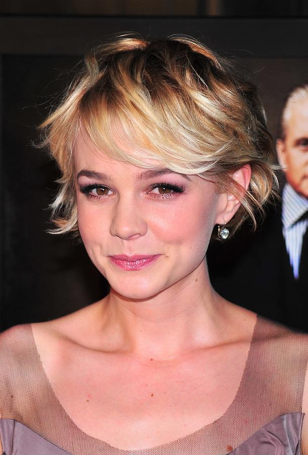 Carey Mulligan Wearing Fred Leighton Photograph - carey-mulligan-wearing-fred-leighton-everett