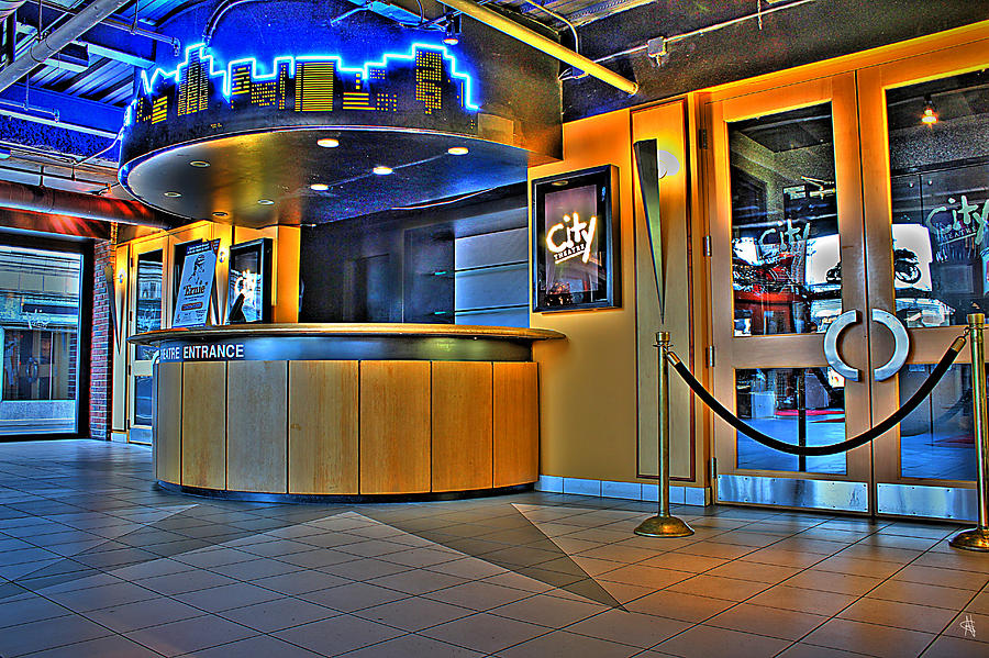 Lakes: Detroit Lakes Movie Theater