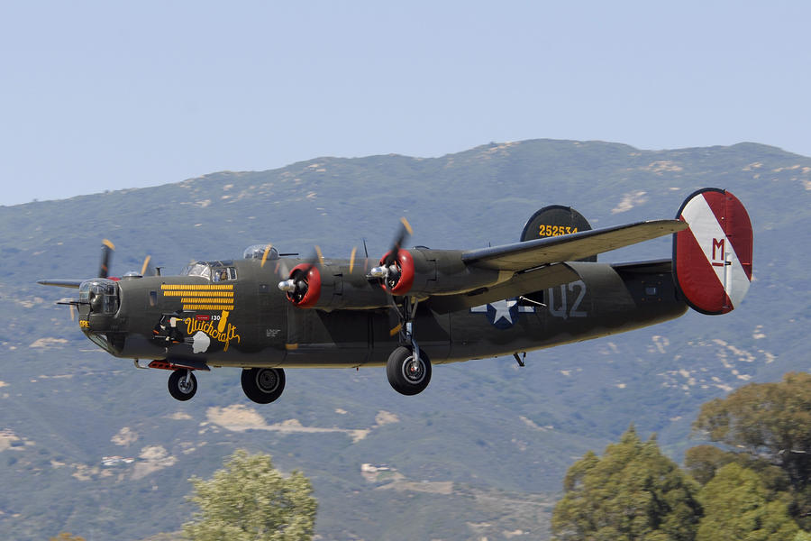 Collings Foundation Consolidated B-24j Liberator Witchcraft By Brian ...