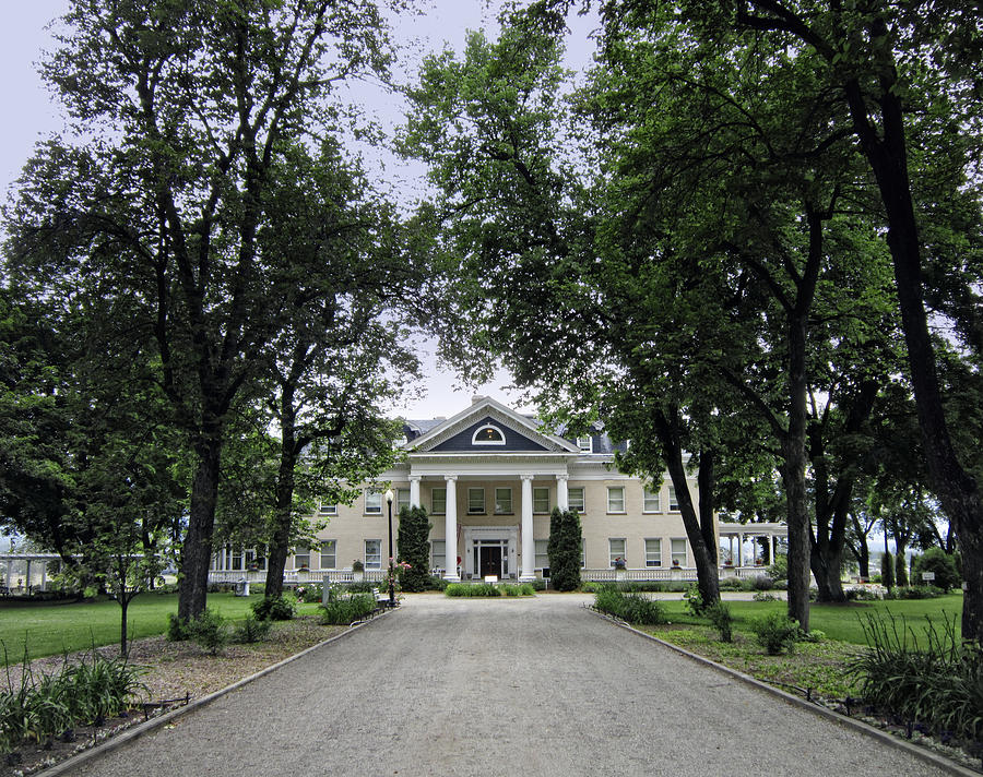 Riverside Mansion