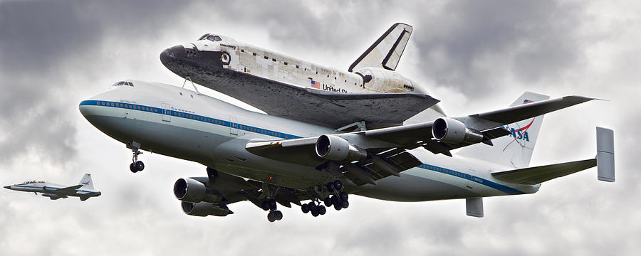  - discovery-shuttle-heading-to-dulles-airport-tamara-stoneburner