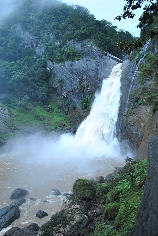 dunhinda falls
