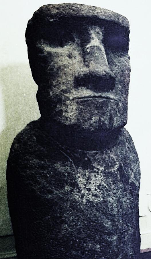 easter-island-stone-statue-eric-schiabor.jpg