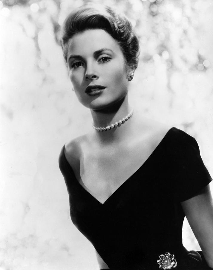 http://images.fineartamerica.com/images-medium-large/grace-kelly-1956-everett.jpg