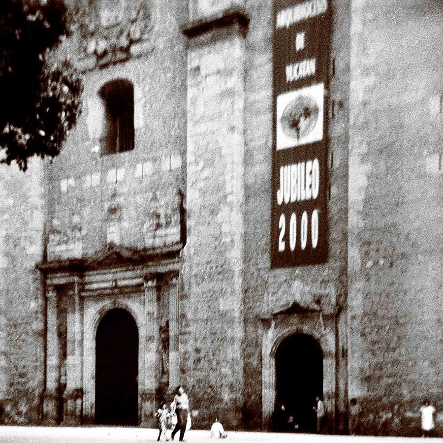  - holga-cathedral-mexico-peter-sutter