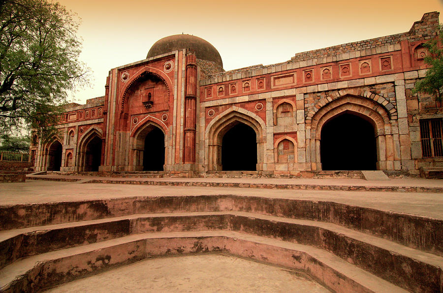 Jamali Kamali Tomb