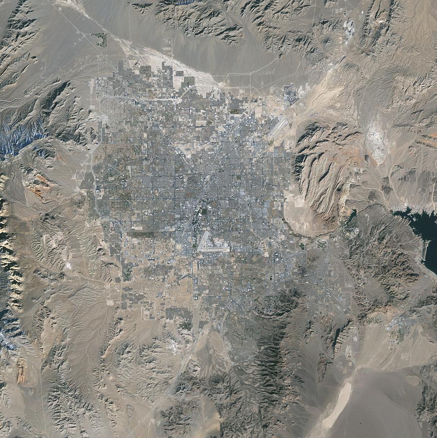 Снимок со спутника горной поверхности