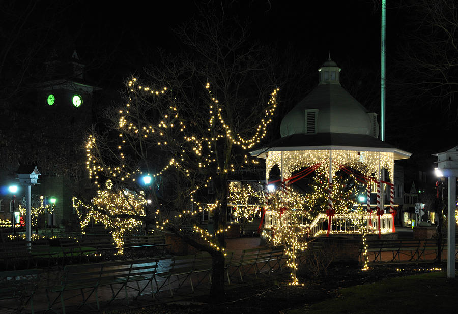 Ligonier Diamond At Christmastime Photograph by Todd Wilkins