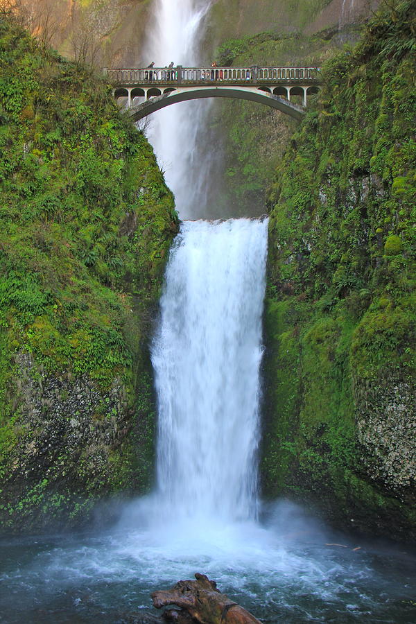  - lower-multnomah-falls-kurt-christensen