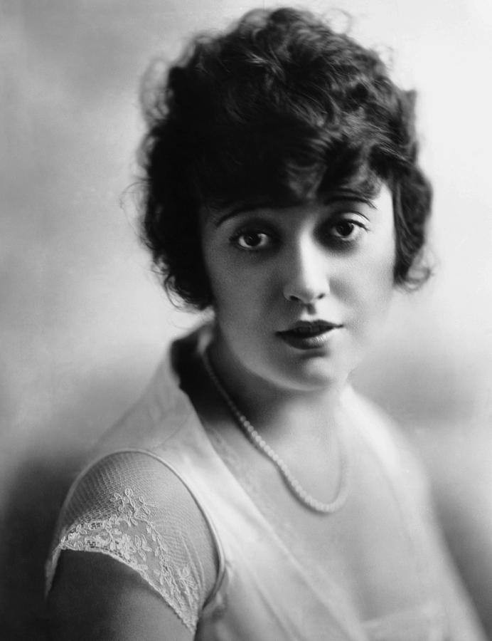 Mabel Normand, 1918 Photograph - mabel-normand-1918-everett