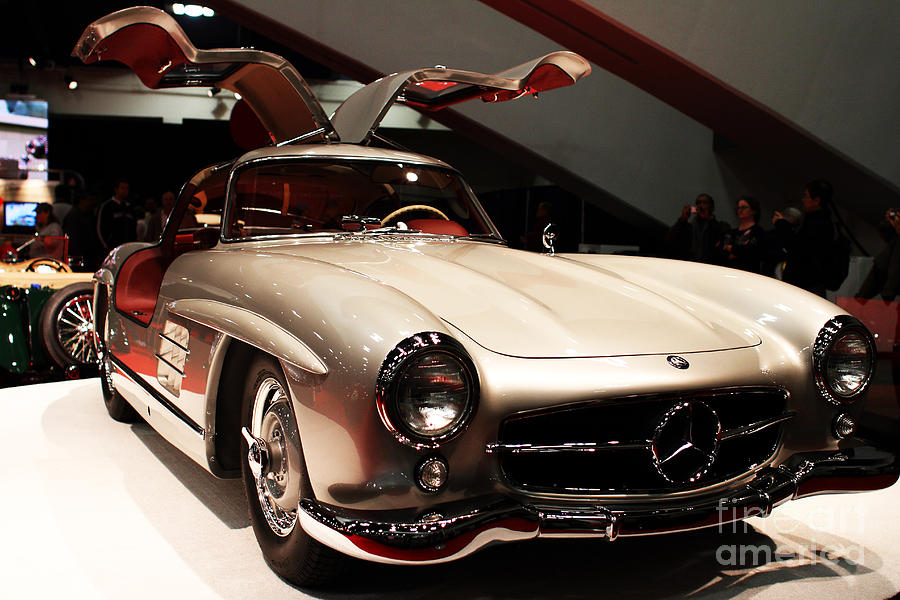 Front Angle Photograph Mercedes 300SL Gullwing