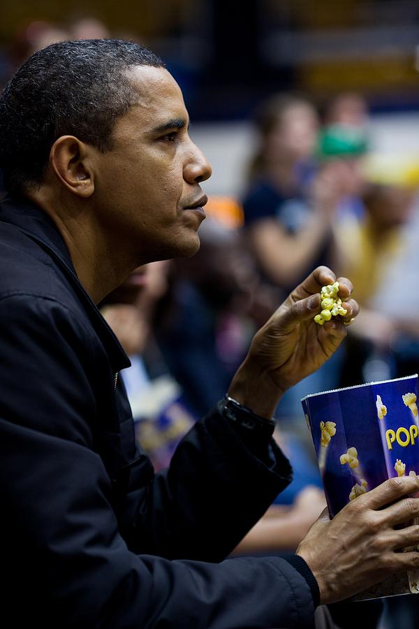 president-barack-obama-eats-popcorn-everett.jpg