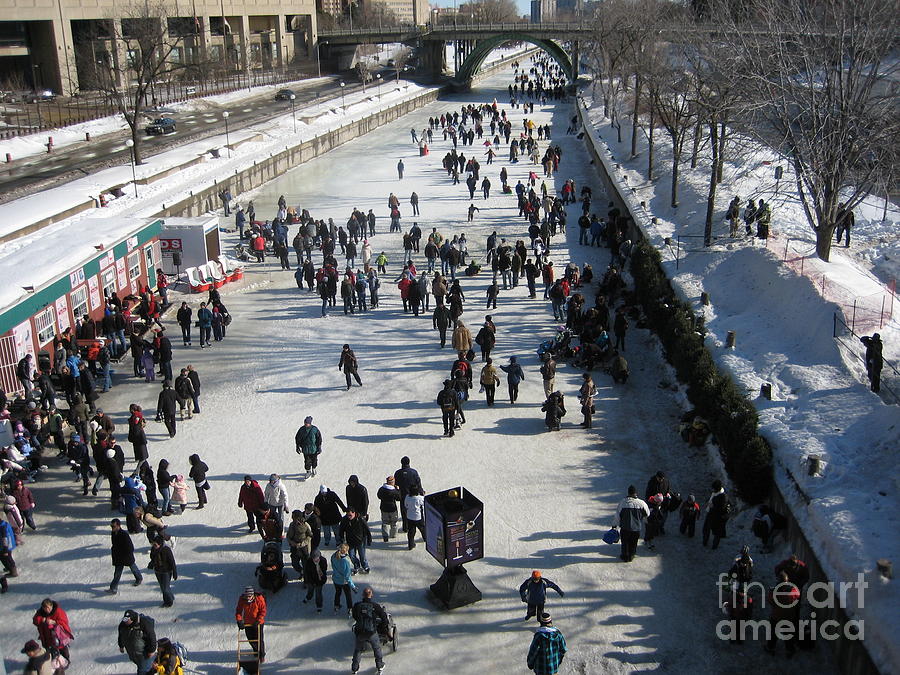  - skating-on-the-rideau-canal-andre-paquin
