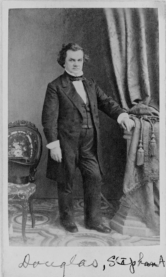 a comparison of stephen a douglas and abraham lincoln The other lincoln-douglas debate the race issue in a comparative context1 as lincoln and stephen a douglas engaged in their senate contest, h douglas predicted that “abraham lincoln would kick them out, in the name of republicanism and anti-slavery” in his july 4 oration douglas. a comparison of stephen a douglas and abraham lincoln The other lincoln-douglas debate the race issue in a comparative context1 as lincoln and stephen a douglas engaged in their senate contest, h douglas predicted that “abraham lincoln would kick them out, in the name of republicanism and anti-slavery” in his july 4 oration douglas.