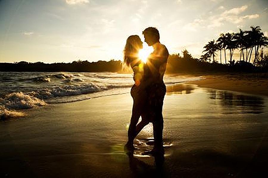 sunset-beach-lovers-webphoto.jpg