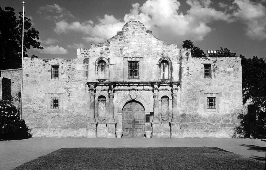  - the-alamo-mission-san-antonio-de-everett