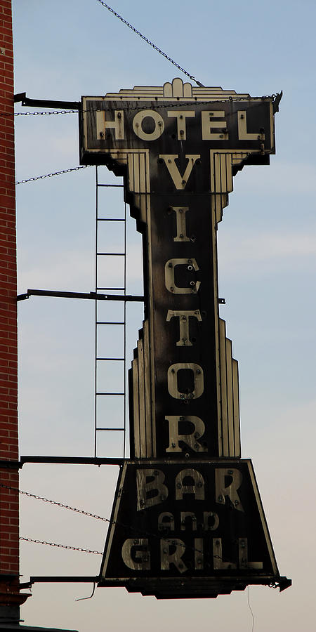 Vintage Hotel Sign 118