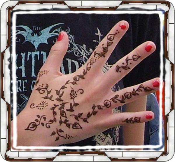 Henna Hand Design Painting