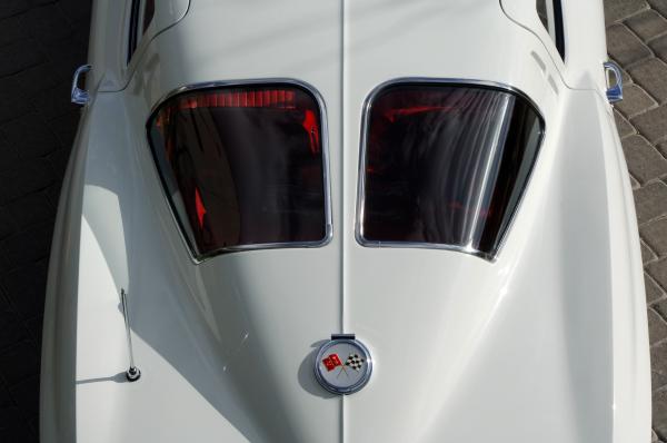 1963-corvette-sport-coupe-split-window-jill-reger.jpg