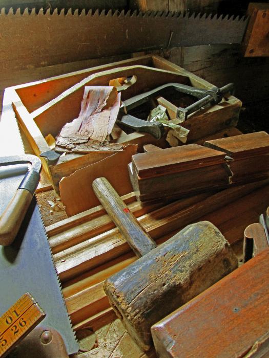 colonial carpenter tools