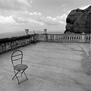 lonely-chair-g3393.jpg