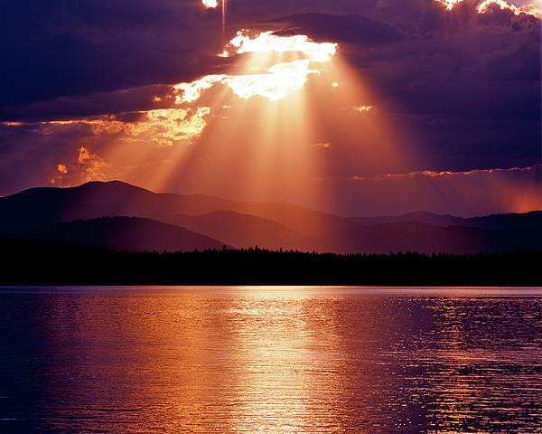 priest-lake-sunset-heavenly-light-ed-riche.jpg